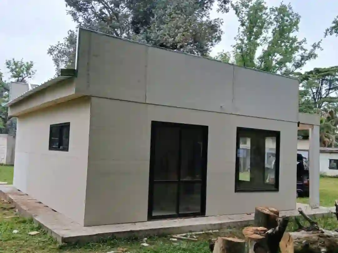 Wood Frame panel fino — obra terminada